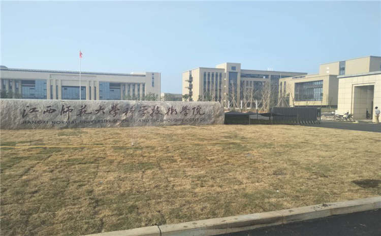 俄勒岡松木地板籃球場造價是的多少？