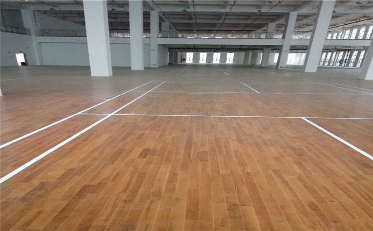 楓木排球館木地板造價是的多少？