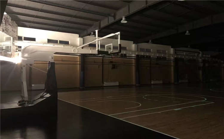 楓樺木籃球場實木地板怎么保養？