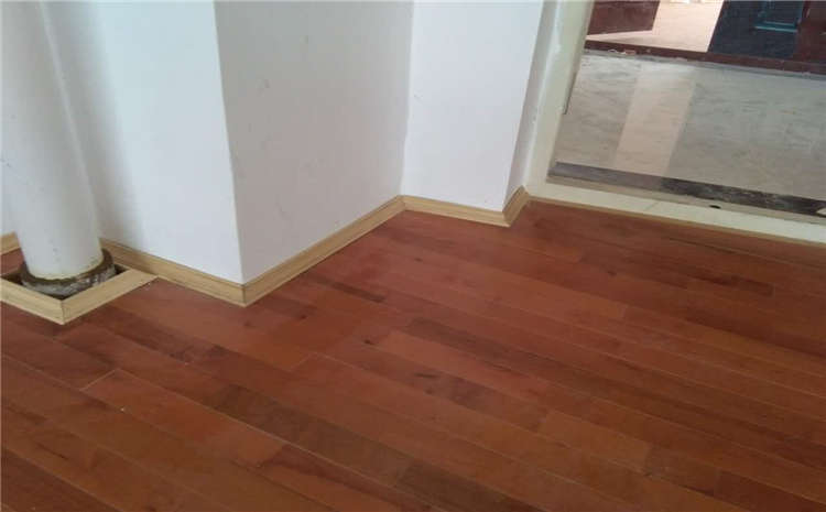 楓木籃球木地板維護(hù)