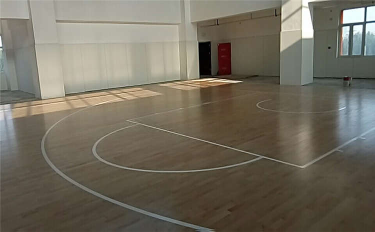 柞木木地板籃球場怎么維修？