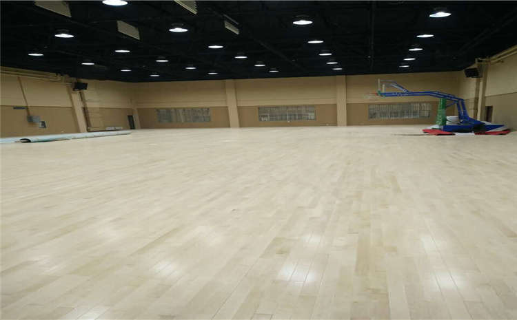 體育館實木地板的水都是哪里來的？